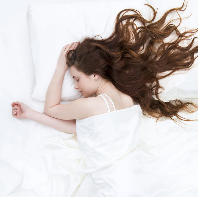 The Beauty Science Behind Silk: Why a Silk Pillowcase Is a Skincare Essential